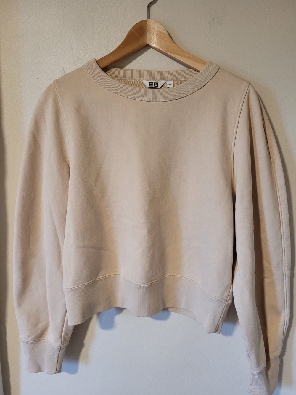 Uniqlo Cream Crewneck Sweatshirt - Soft Neutral Pullover